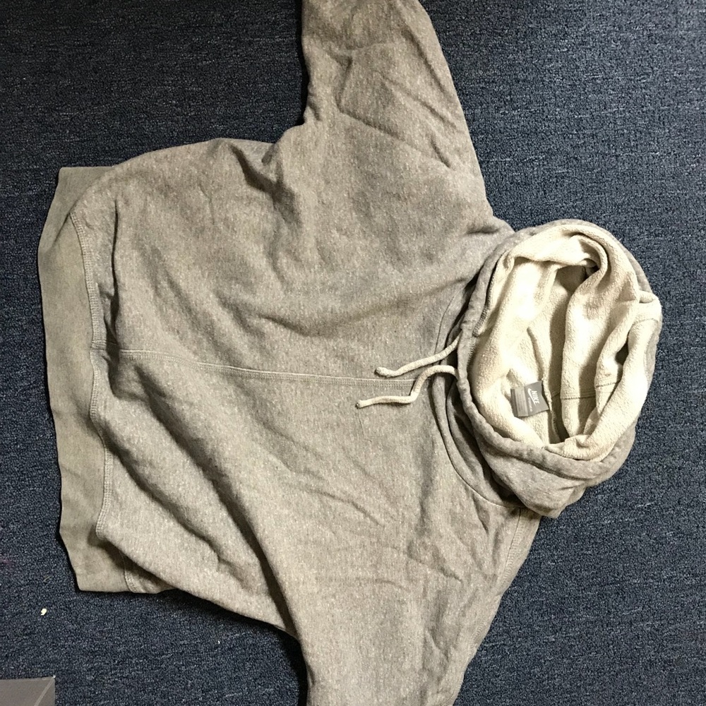 Grey sweatshirt